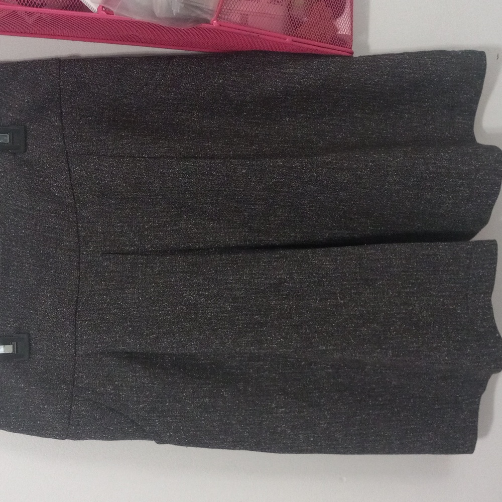 Cortelle gray knee length pocket skirt size 40